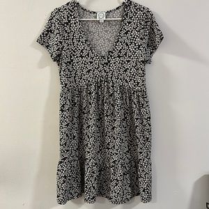 Black and White Floral Dress • LARGE